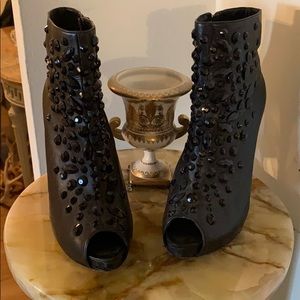 🔥Glamorous💥sexy ankle bootie w black stones